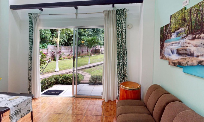 Tárcoles Cama Y Desayuno | Dog-friendly 4-villa complex near beach with outdoor pool, community kitchen, AC