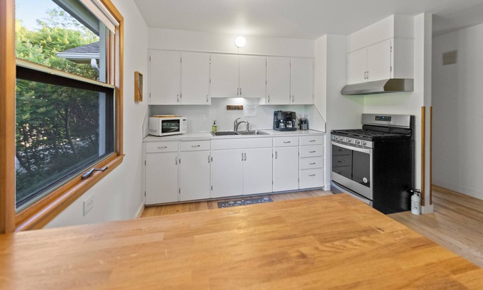 Ellison Bay Casa | Dog Friendly and 3 miles from Town!