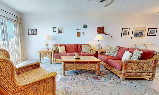 East End Casa | Dog-friendly beachfront townhouse with comunity pool, washer/dryer, central AC
