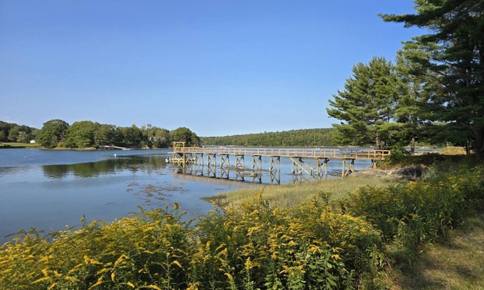 Boothbay Casa | Dog-Friendly Boothbay Getaway with New Dock & Walk to Country Store!