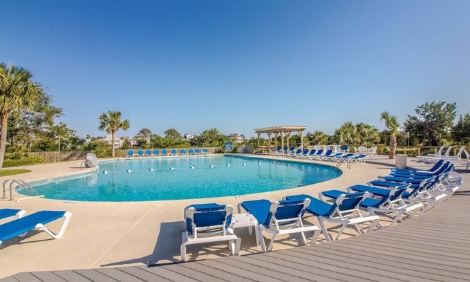Beachwalk Casa | Bungalow que admite mascotas en Harbour Island a una cuadra de la playa + carrito de golf