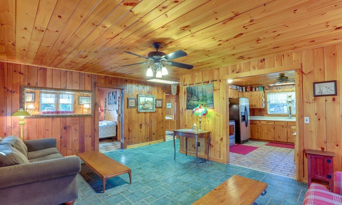 Burnsville Casa | Dog-Friendly Burnsville Home w/ Patio & Trails!