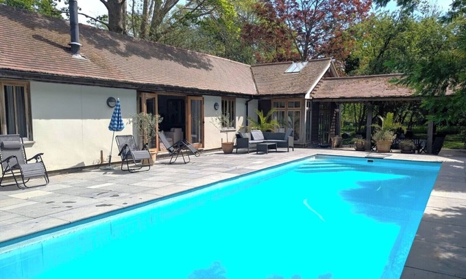 Chichester Cabaña | * Listado nuevo * Hermosa cabaña, se admiten perros, piscina compartida y cancha de tenis