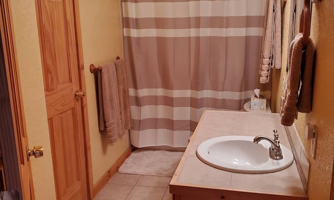 Westcliffe Casa | Dog Friendly, Cozy 3 Bdrm Cabin in the Woods