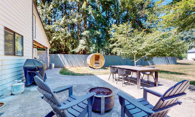 Union Hill-Novelty Hill Casa | Dog-friendly downstairs retreat with outdoor sauna, full kitchen, firepit, patio