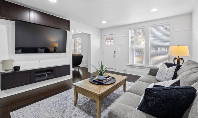 North End Casa | DOG FRIENDLY! EPIC Hyde Park Location! Remodeled 1940 Bungalow | Back Deck w/ Shade & Dining Table