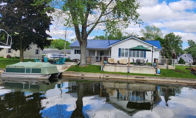 Wolcottville Casa | Lovely Renovated Lakefront Home on Witmer Lake – Dog-Friendly & Family-Ready