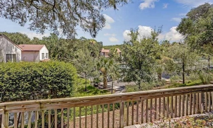 Fernandina Beach Condominio | Dog Friendly Forest Ridge Condo Close to Beach by Redawning