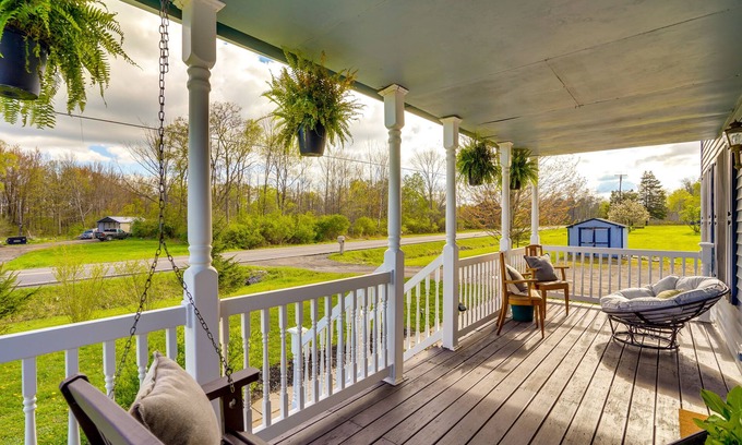 Etna Casa | Dog-Friendly Freeville Home ~ 8 Mi Cayuga Lake!