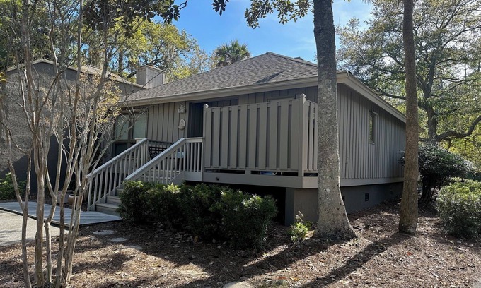 West Beach Cabaña | Dog friendly Greenslake Cottage with lagoon view and community pool! New rental