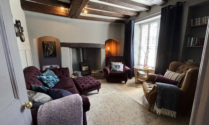 Fakenham Casa | Dog-Friendly historic cottage and beach hut at the gateway to the Norfolk coast