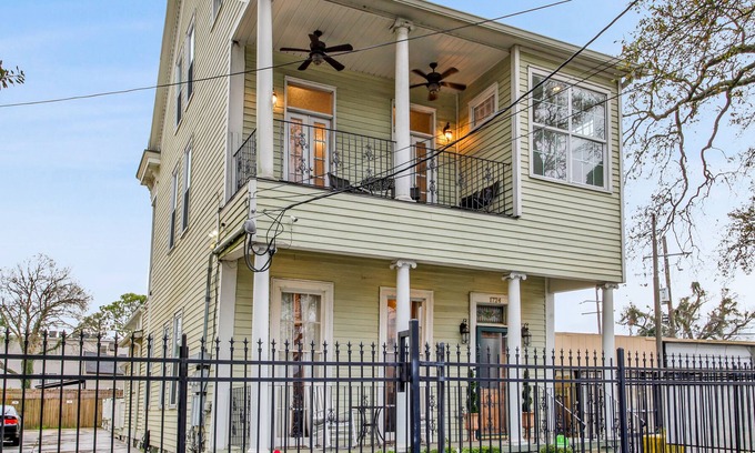 Milan Casa | Dog-friendly home with fast WiFi, central air conditioning & washer/dryer