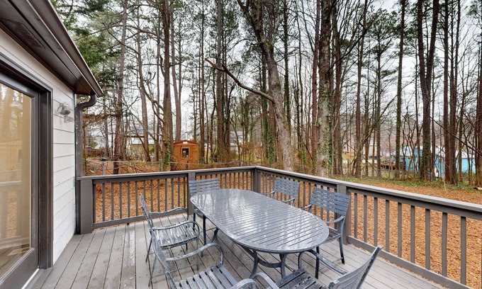 Kennesaw Casa | Dog-friendly home with full kitchen, washer/dryer, furnished deck, & AC