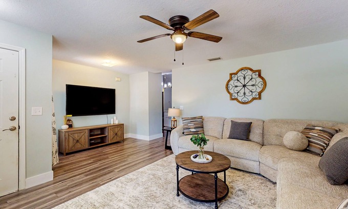 Palmetto Casa | Dog-friendly home with a private pool, home theater, sunroom, & washer/dryer