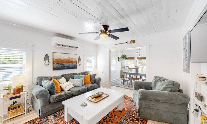 Frisco Casa | Dog-friendly home with washer/dryer & free WiFi - 3 miles from beach access