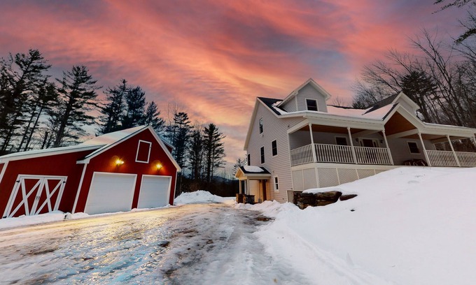Ludlow Casa | Dog-friendly house near skiing with mountain view, game room, fireplace, & grill