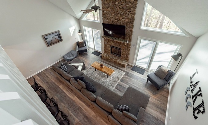 Blakeslee Casa | Deer Pass: casa frente al lago de 6 habitaciones en la tranquila comunidad de Blakeslee