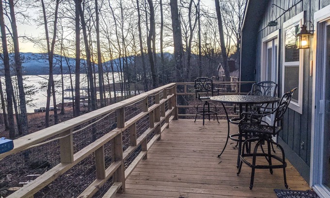 Hiawassee Casa | Dog-Friendly Lakefront Home with Kayaks, a Firepit, Furnished Deck, & Fast WiFi