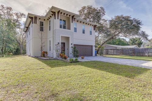 Bearss Plaza Casa | Dog-Friendly Lutz Family Home with Large Yard!
