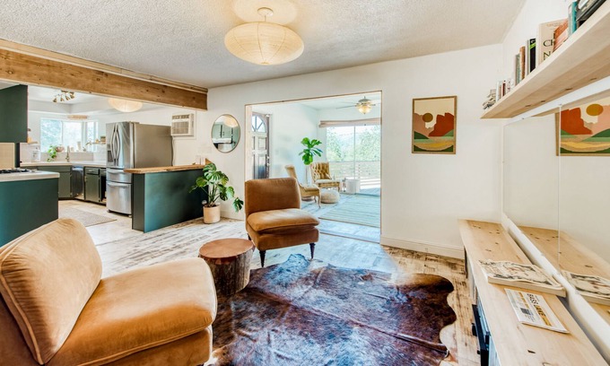 Wishon Casa | Dog-friendly mountain view retreat with W/D & wood fireplace - close to lake