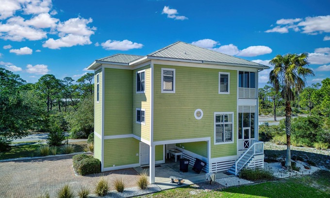 Sea Palm Village Casa | Dog-Friendly, Resort Pool, Free Beach Gear, 2-min Walk To Beach!