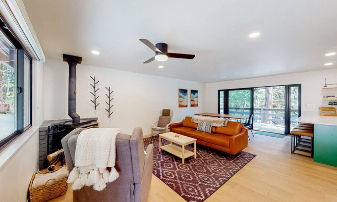 Glencoe Cabina | Dog-friendly remodeled home with forest views, wood stove, deck, washer/dryer