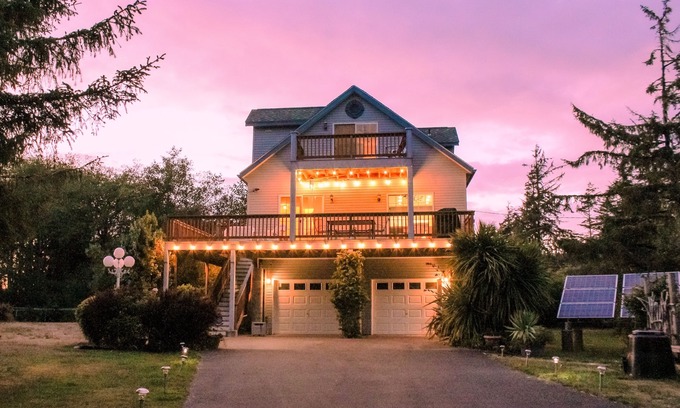 Copalis Beach Casa | Dog-friendly riverfront retreat with hot tub on 5.2 acres near the beach