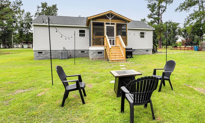 Russellville Casa | Dog Friendly, Screened Porch: St Stephen Retreat!