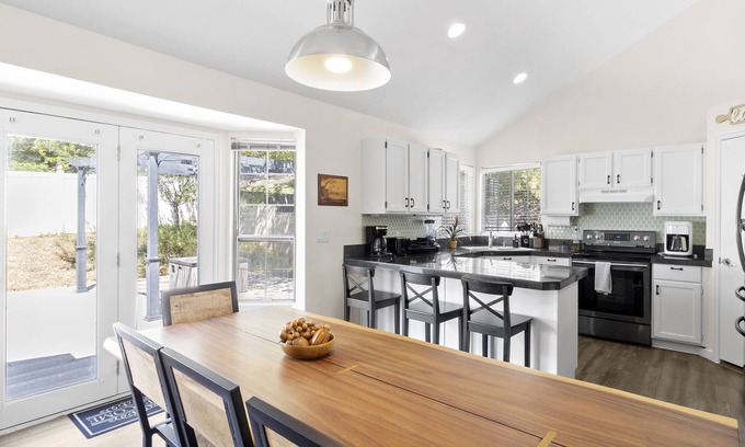 Sandy Casa | Dog Friendly SLC Home Close to the Mountains