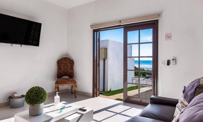 La Paloma Casa | Dog-friendly suite with kitchenette, heated outdoor pool, hot tub, private patio