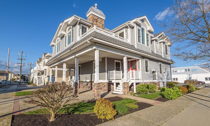 Stone Harbor Casa | Dog Friendly Townhome in the heart of Stone Harbor
