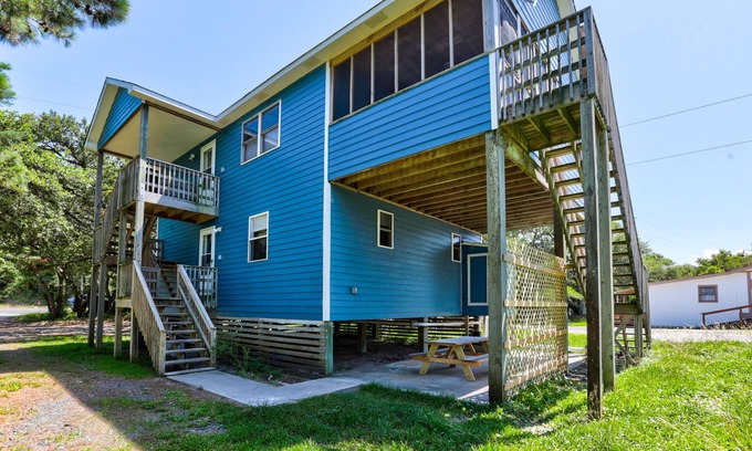 Frisco Casa | Dog-friendly, waterfront home w/sound access, patio & WiFi - walk to the beach