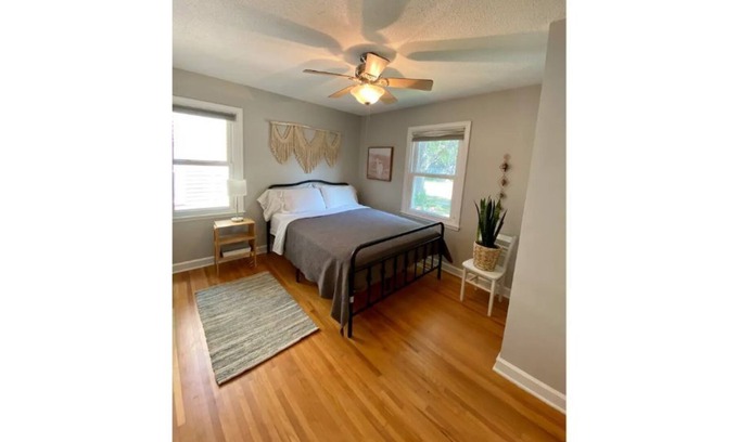 St. Louis Park Casa | Dog friendly zen bungalow with fenced in yard.