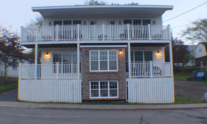 Pictou Apartamento | Dolan's Gold House