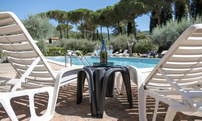 Passignano sul Trasimeno Apartamento | Dolce Far Niente Apartment with pool & parking