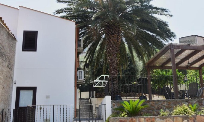 Sant'Ambrogio Apartamento | Dolce Vacanza