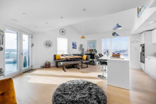 Poole Apartamento | Dolce Vita - Duplex Apartment with Incredible Harbour Views