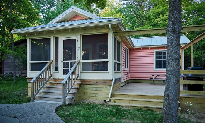 Fennville Casa | Dollybrook 7 - Pet friendly - Community Pool - Groups welcome