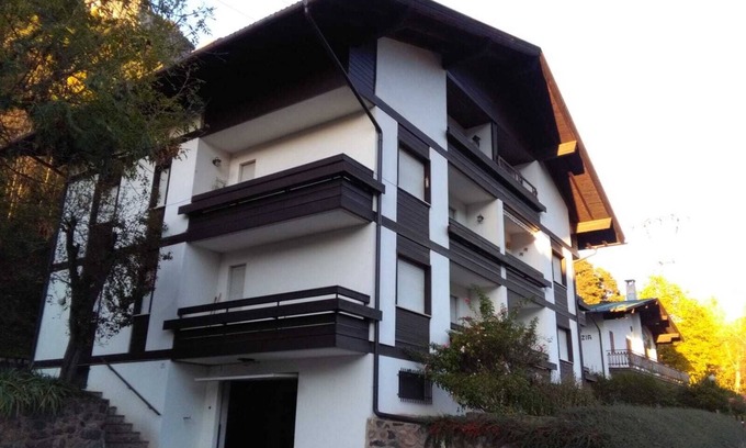 Ziano di Fiemme Apartamento | Apartamento Dolomiti 2 grandes balcones con vistas a la estufa de diésel Val di Fiemme