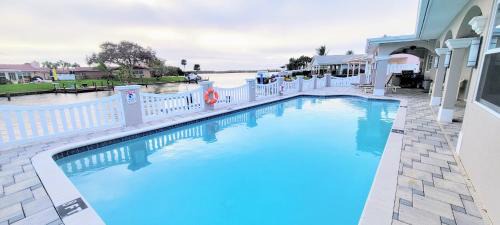 Cocoa Isles Casa | Dolphin Cove in Cocoa Beach Fl