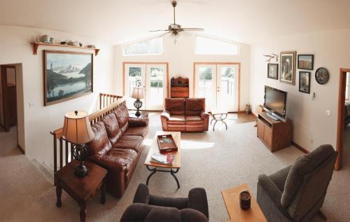 Haines Casa | Dolphin House