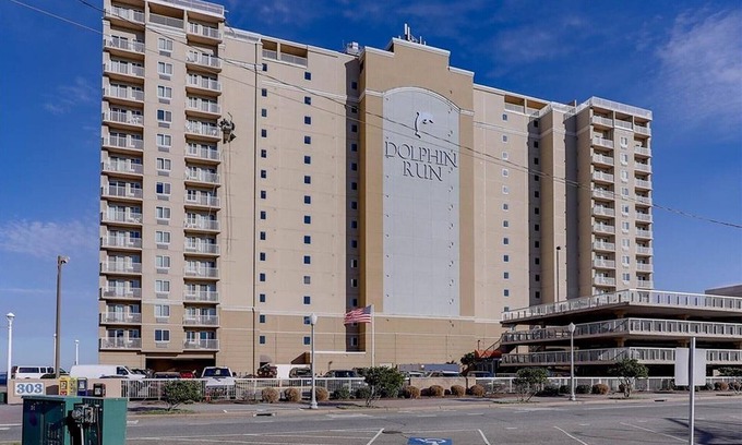 Dam Neck Condominio | Dolphin Oasis - 2 condos with indoor pool, ocean views, steps to the beach