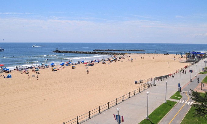 Northeast Virginia Beach Apartamento | Dolphin Run Oceanfront Suites Virginia Beach
