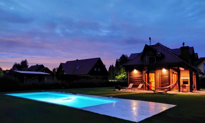 Debki Casa | Dom wakacyjny z basenem