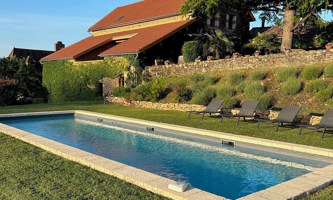 Urval Casa | Domaine Avec Hangar à Tabac Idéal Pour Familles et Amis
