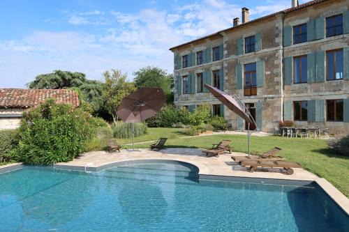 La Croix-Blanche Casa | Domaine de Bernou