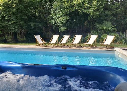 Salles Villa | Domaine de Cachaou Logis du Pujeau sauna & spa piscine chauffée