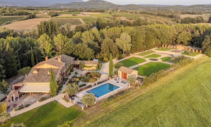 Roussillon Otro | Domaine de La Barette on 18ha Roussillon - Luberon - Provence - near Gordes