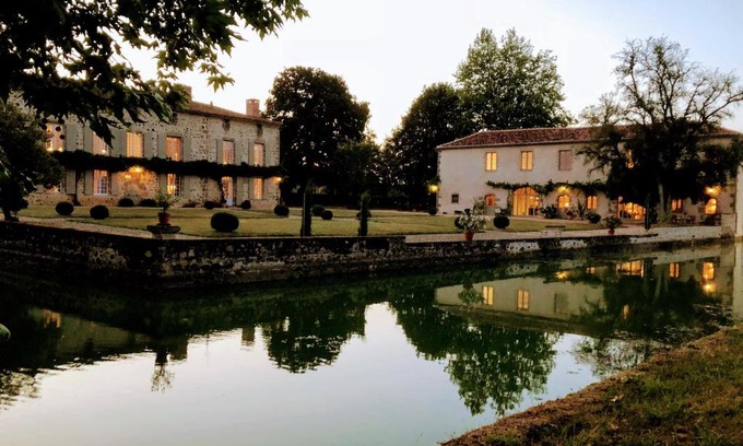 Confolens Cama Y Desayuno | DOMAINE de la PARTOUCIE