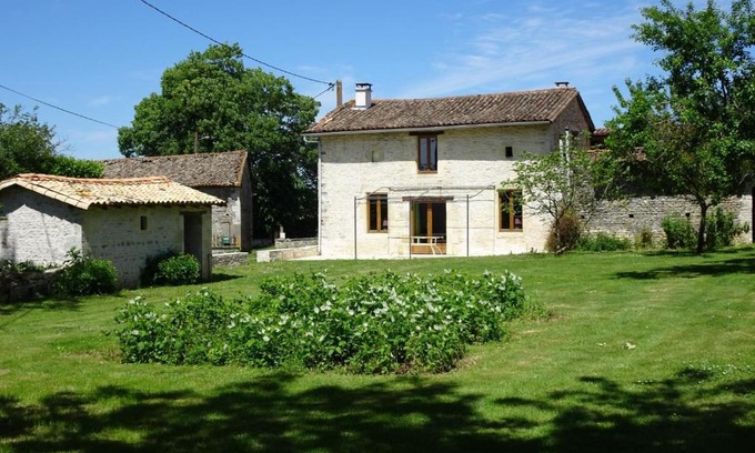 Chaunay Casa | Domaine du Clos de la Touche Parc et Piscine